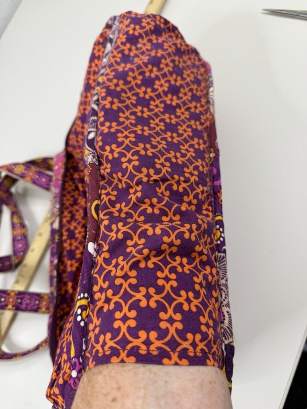 Vera Bradley Weekender Travel Bag Safari Sunset Burgundy Purple W/Handles EUC - Picture 13 of 16